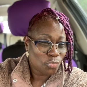 Meet your Posher, Constance